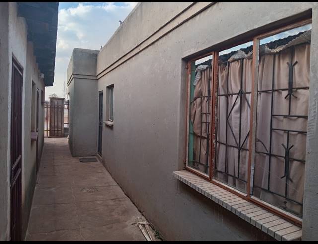 1 BEDROOM HOUSE FOR SALE IN KATLEHONG SOUTH